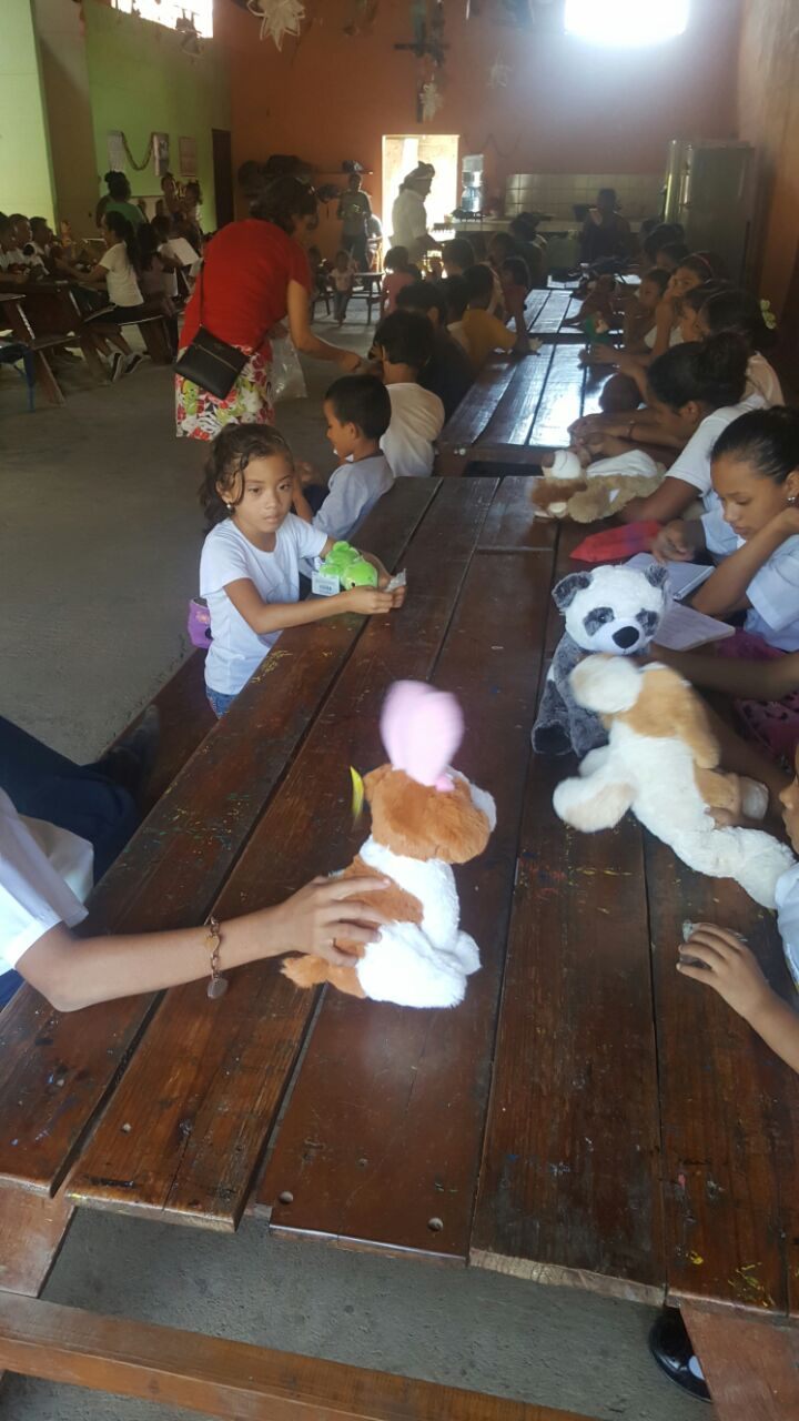 Niños en el comedor de Nicaragua